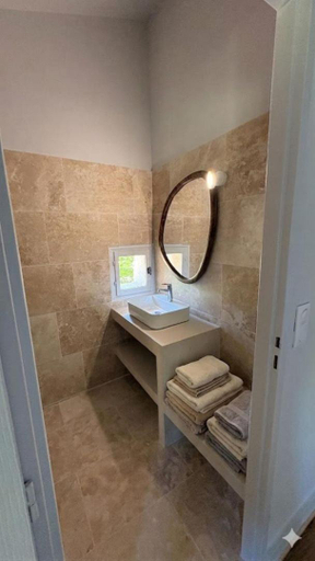 Bathroom 3, Domaine de la Grange Neuve, Vaucluse