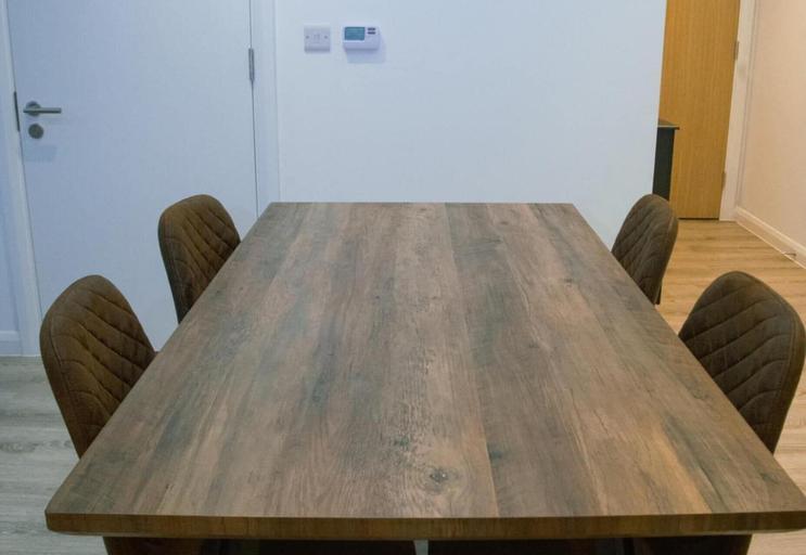 Dining, Charming 2 Bedroom Apartment in Birmingham, Birmingham