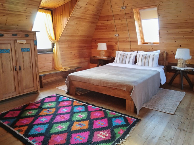 Bedroom, Small Apartment in Breb s Cosy Barn, Ocna Sugatag