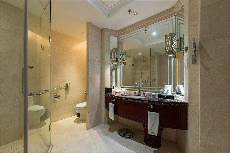 Bathroom 4, Longqi Jianguo Hotel Kunshan, Suzhou