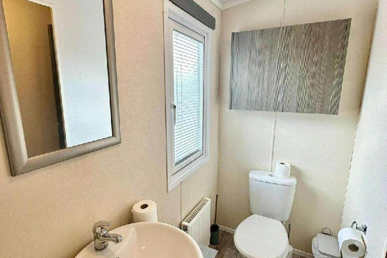 Bathroom 4, 2-bed Ringwood Cabin - Incl Park Pass, Selfcheckin, Dorset