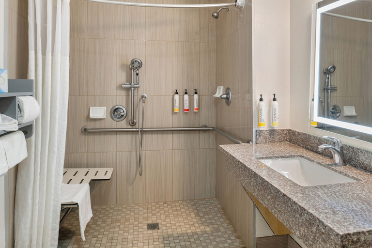 Bathroom 5, El Castell Motel, Monterey