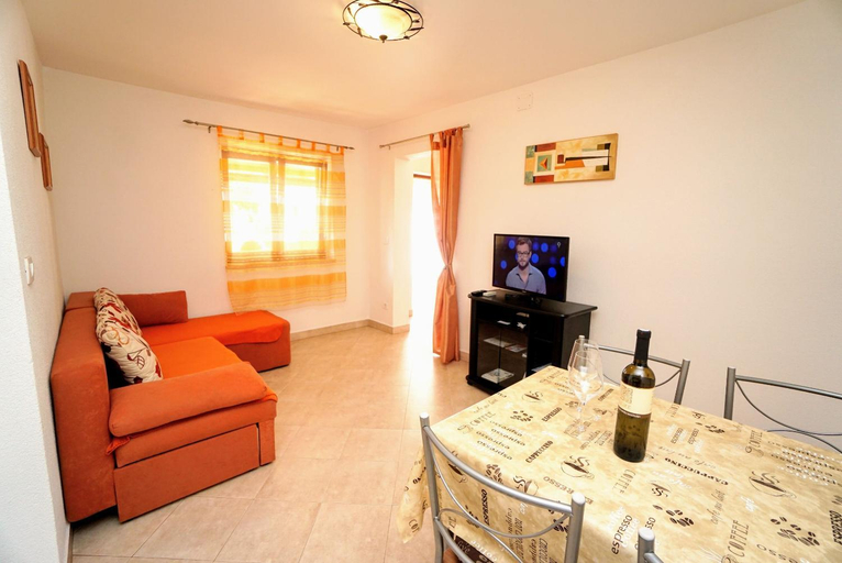 Others 4, Apartments MIMA, Umag