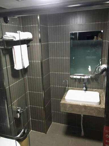 Bathroom 2, Thank Hotel Shandong Weifang North High-speed Railway Station, Weifang