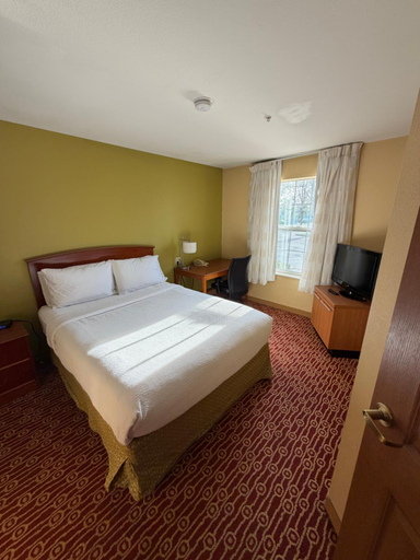 Bedroom 3, MainStay Suites Bloomington near University, Monroe