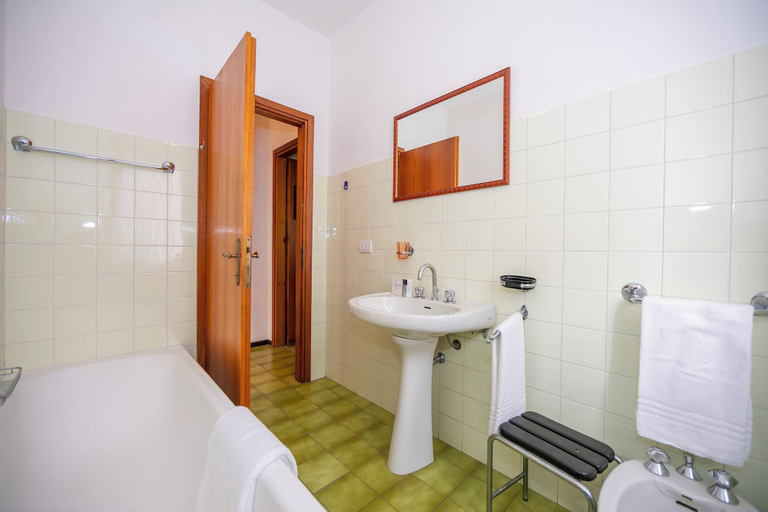 Bathroom 5, Villa La Verbanina Private Garden, Verbano-Cusio-Ossola