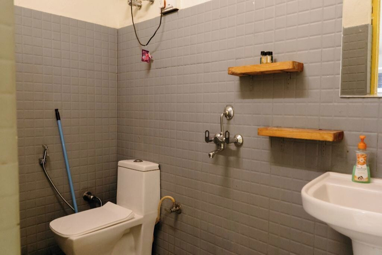 Bathroom 4, The Hosteller Bir, Kangra