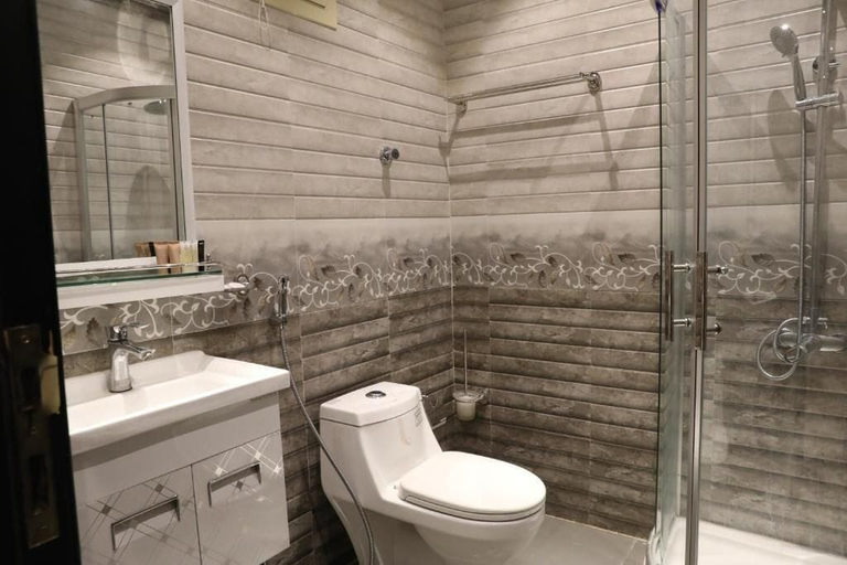 Bathroom 2, Quiet Rooms 4, Riyadh