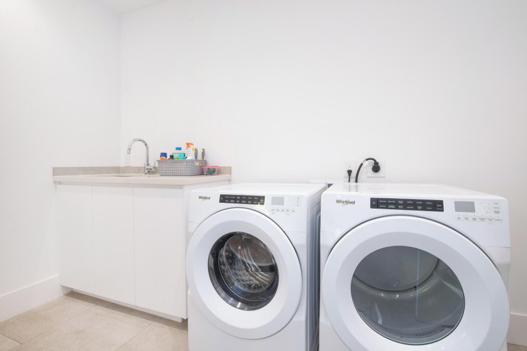 Laundry 4, Rum Point Resort