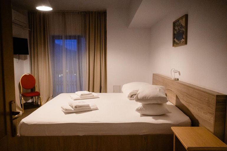Bedroom 2, Casa Lazaroiu, Corbeni