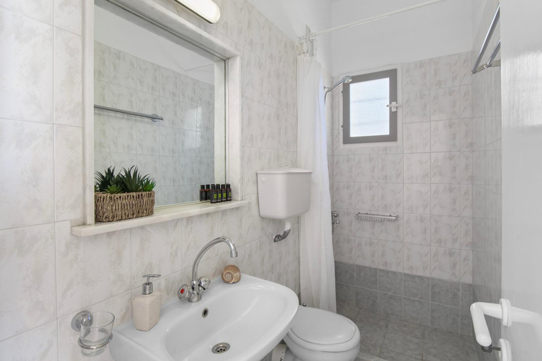 Bathroom 3, Seample studios, South Aegean