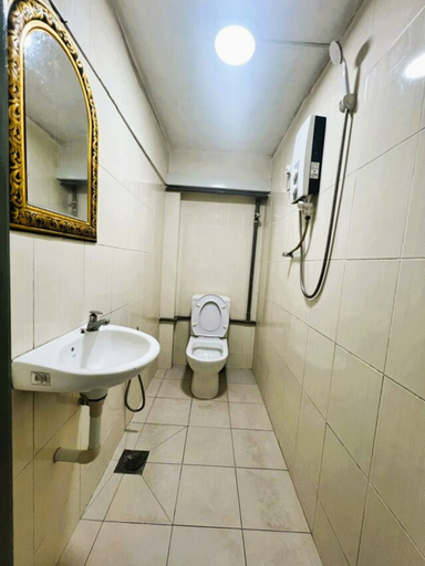 Bathroom 4, Collection O Near Taiping Mall Formerly Axis Hotel, Larut and Matang