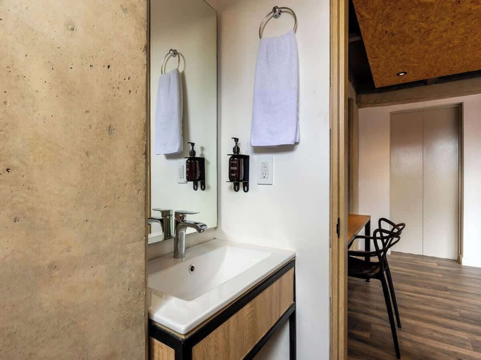 Bathroom 2, NOK Brilliant 1 BR in Chapinero, Santafé de Bogotá