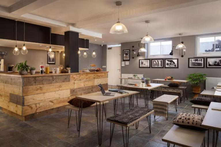 Food & Drinks 2, Peckham Rooms Hotel by Belvilla, London