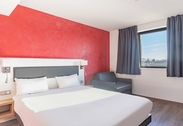 Bedroom 3, B&B HOTEL Brumath Bernolsheim, Bas-Rhin