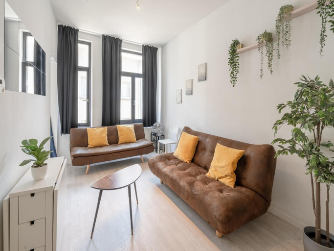 Others 4, Cozy Antwerp Apartment Stay for 7, Antwerpen