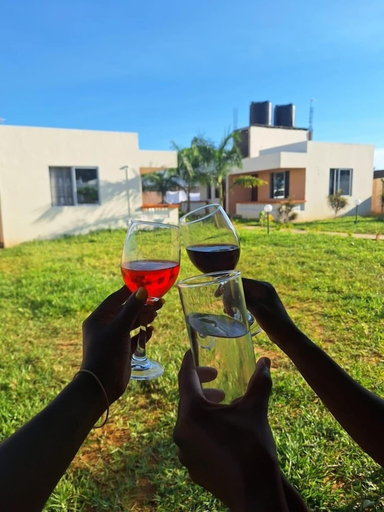 Food & Drinks 5, Le Grande Haven Shimoni, Lungalunga
