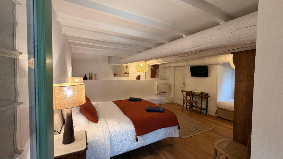 Bedroom 2, Domaine de la Grange Neuve, Vaucluse