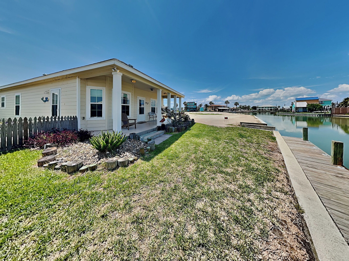 Exterior & Views, Mermaid Bay by Miss Kitty’s, Aransas