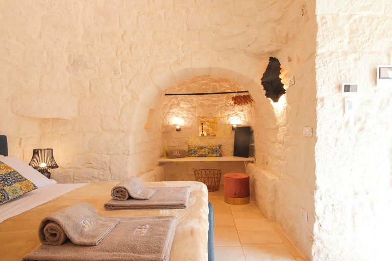 Room 2, TD ApulianRetreat Sea View Trullo With Heated Pool, Brindisi