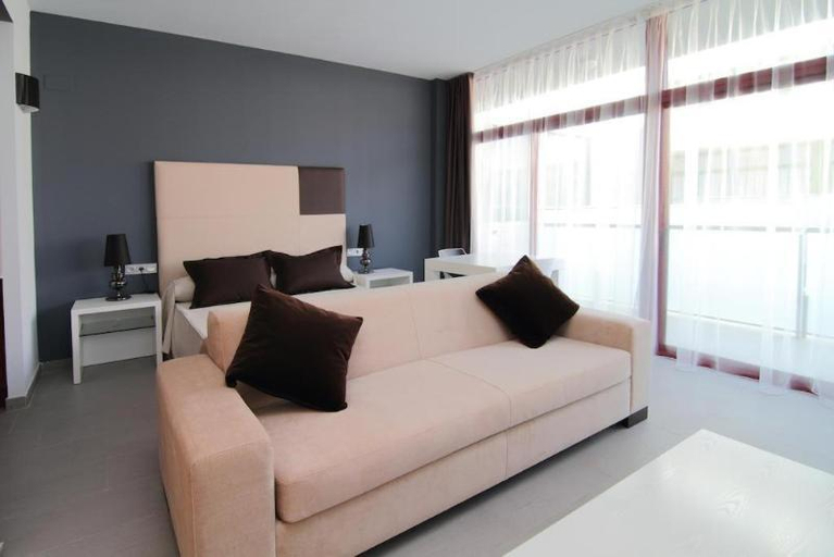 Bedroom 3, Apolo Suites Rentalmar, Tarragona