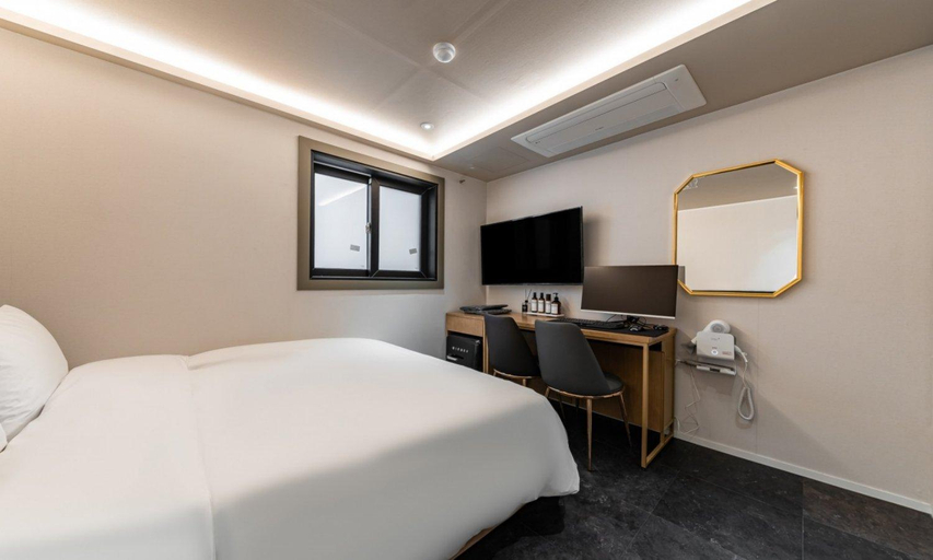 Bedroom 3, Number 25 Sinchon Branch, Mapo