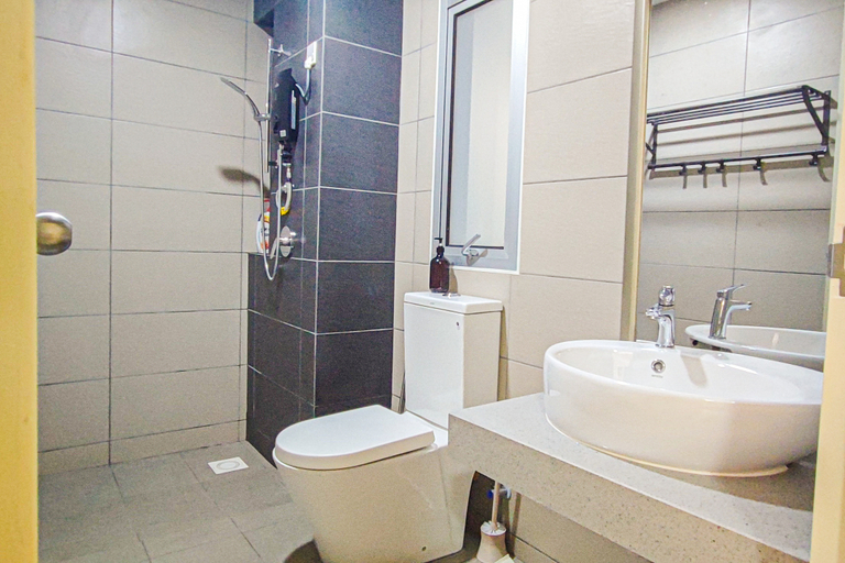 Bathroom 5, Breezy Stay at Mirai Residence Kajang by HCK, Hulu Langat