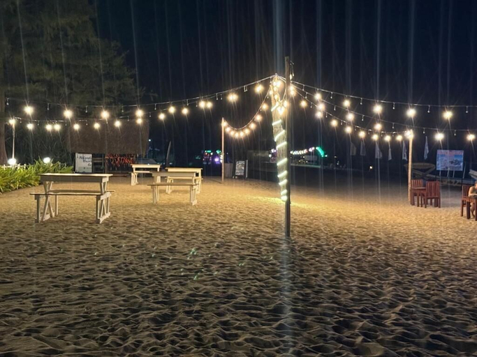 Outdoor dining, Coral Bay Trincomalee, Kuchchaveli