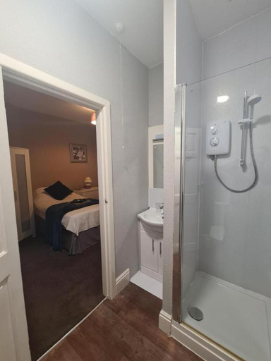Bathroom 5, The Stump Cross Inn, Calderdale
