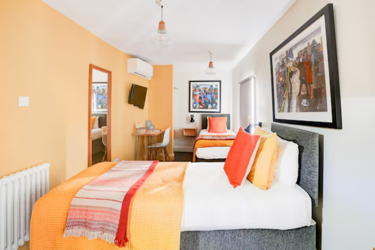 Bedroom 4, Peckham Rooms Hotel by Belvilla, London