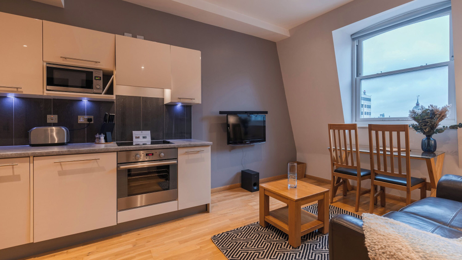 Others 5, Cannon Street Serviced Apartments, London