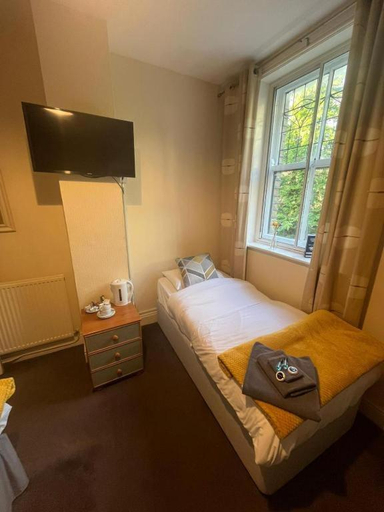 Bedroom 2, The Stump Cross Inn, Calderdale