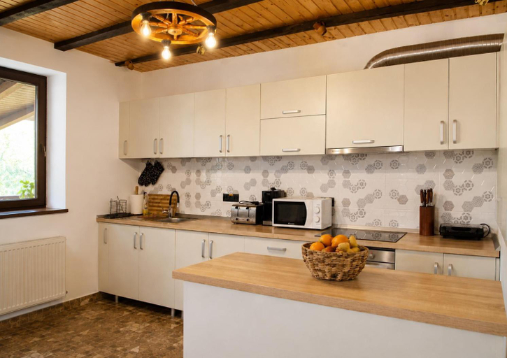 Others 5, Serenity Garden Villa, Arcani