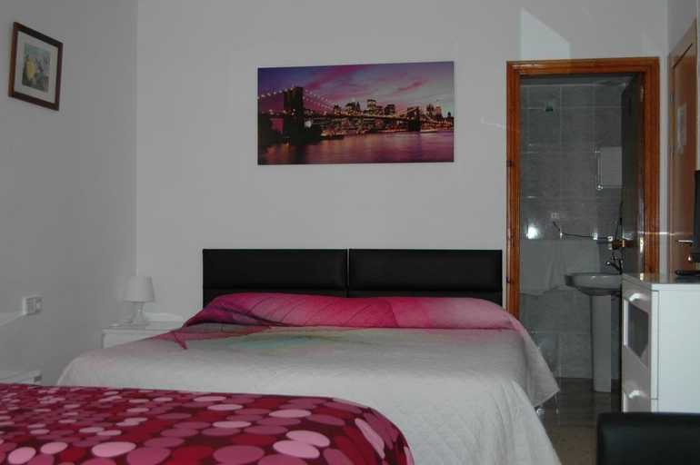 Bedroom 2, Hostal Fornet Altea, Alicante