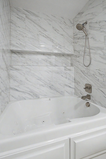 Bathroom 2, Dolphin Whispers - 1018 Silver Palm Way 3 Bedroom Home, Hillsborough