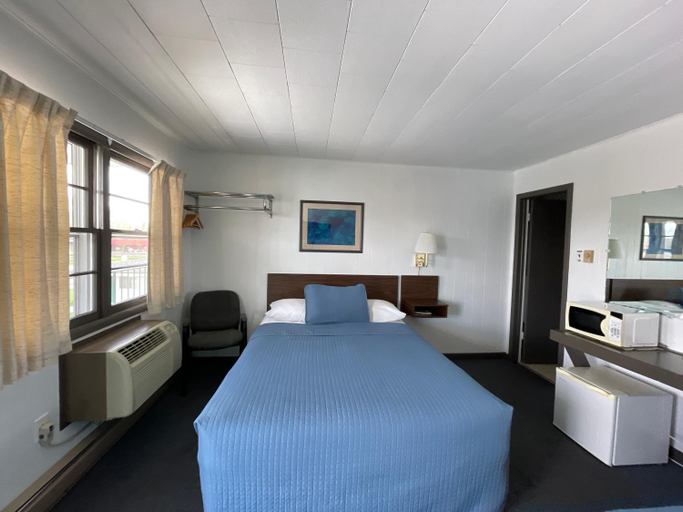 Bedroom, Colonial motel, Columbia