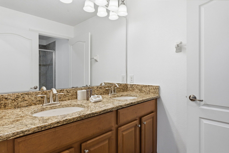Bathroom 3, Stylish 4br, Private Pool, Themed Rooms, Sleeps 13, Osceola