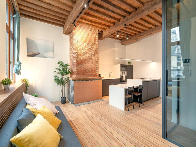 Bedroom, The Charming Hendrik Square Apartments, Antwerpen