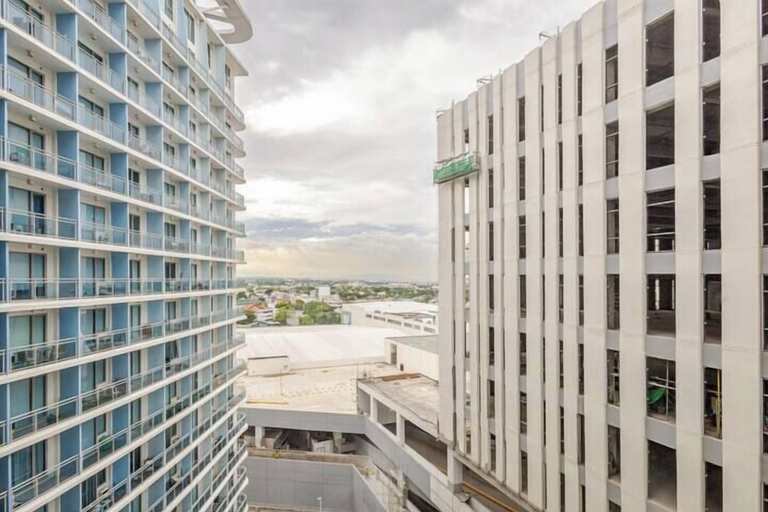 City view, Dessa'sCrib Apartment by Azure 1BR, Parañaque