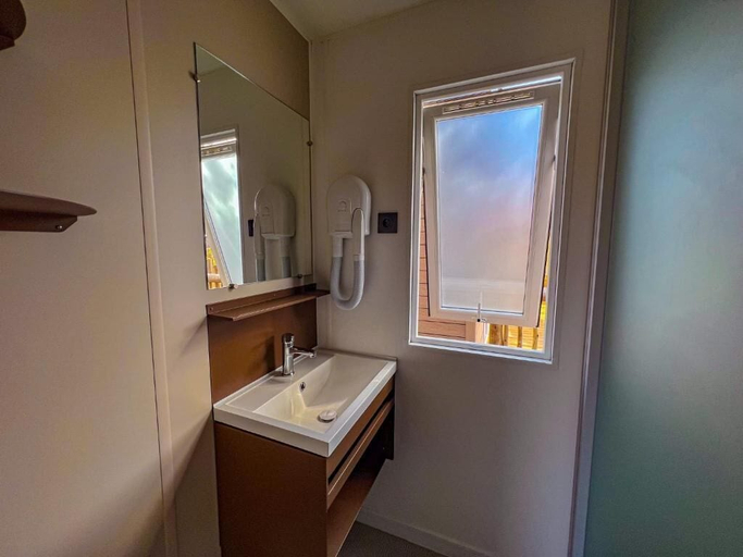 Bathroom 4, La Clape Village, Hérault