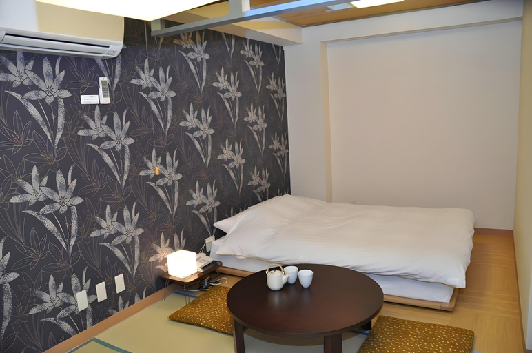 Bedroom 2, Oyado Cocochi, Shinjuku