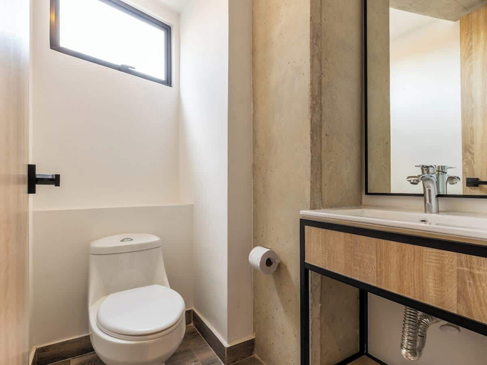 Bathroom 3, Classy 1 BR in Chapinero, Santafé de Bogotá