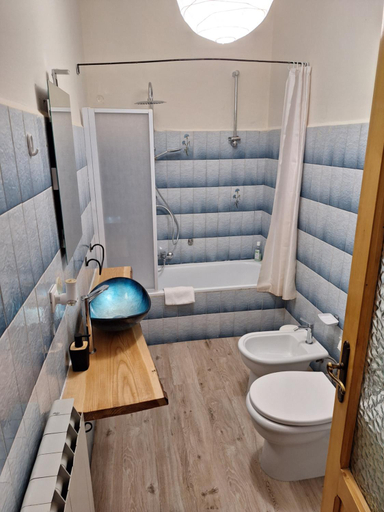 Bathroom 3, La casa del Gigante Frassino, Cuneo