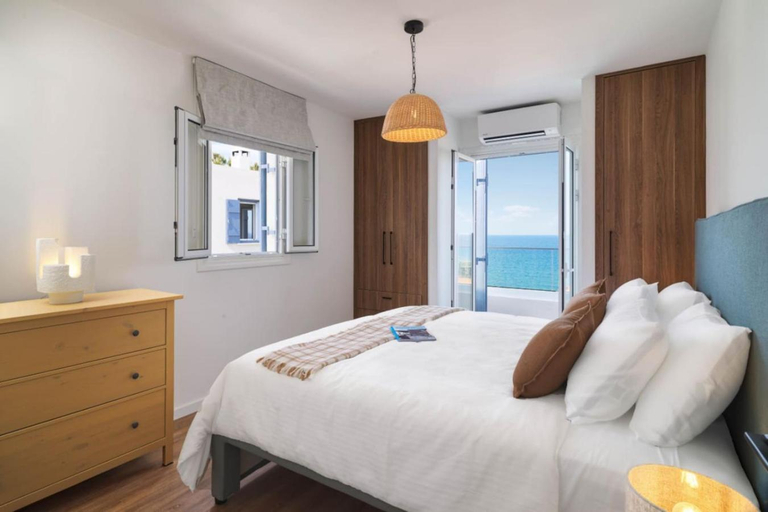 5, Villa Lara - Stylish Retreat with Beach Access