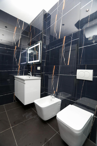 Bathroom 2, Vlora Holiday Apartments 2, Vlorës