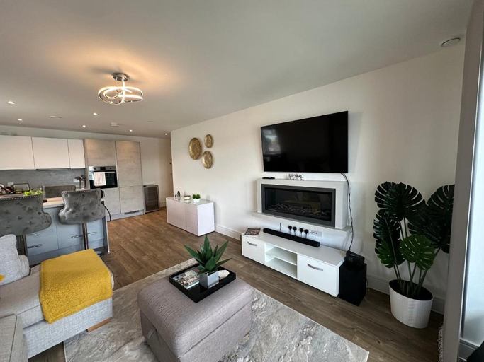 3, 2 bed 2 Bath Waterfront Luxury Apartment, Southampton