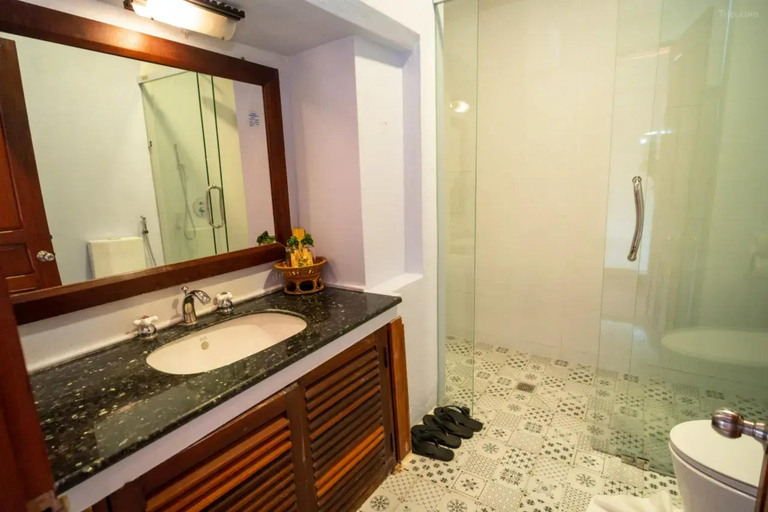 Bathroom 5, Muangthong Boutique Hotel, Luang Prabang