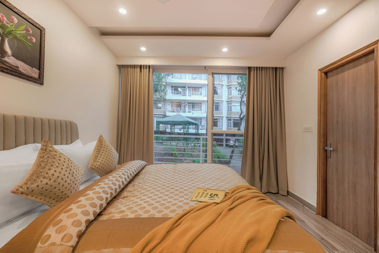 Room 2, Alaya Stays Pinnacle 3BHK Apartment, Solan