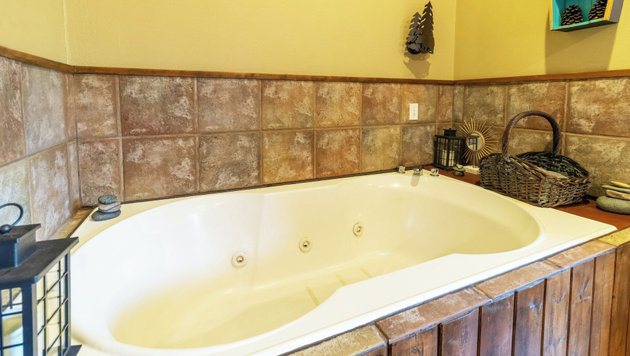 Bathroom 4, Dodge Peak Lodge, Boundary