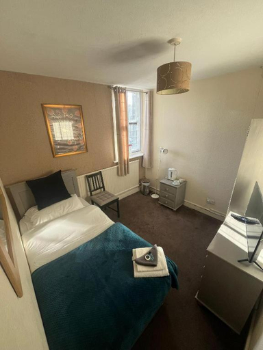 Bedroom 3, The Stump Cross Inn, Calderdale
